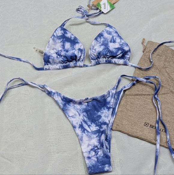 Berlook / new with tags / Medium / Cloud pattern Triangle Bikini Set - Picture 2 of 3